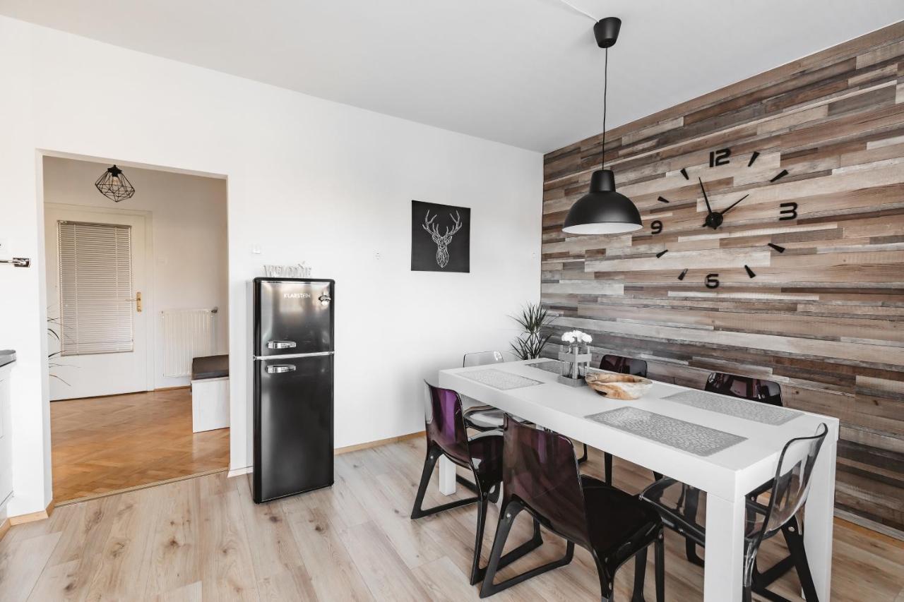 Drive Caffe Apartments Trzin Exterior foto